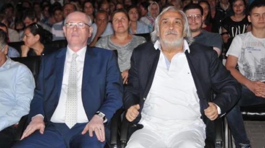 Müjdat Gezen'in 'diktatör' Filminin Galası Eskişehir'de Yapıldı