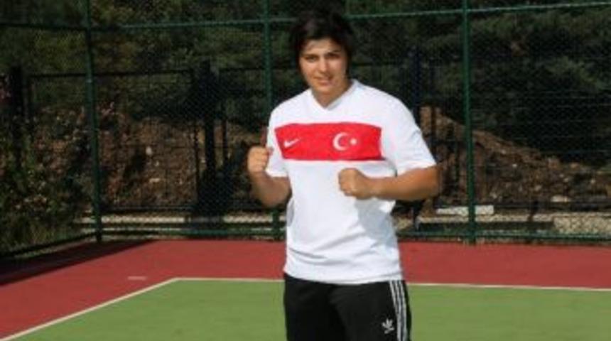 Busenaz S&uuml;rmeneli Avrupa Şampiyonu Oldu