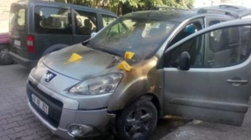 Hdp&rsquo;li Meclis &Uuml;yesinin Aracı Kundaklandı