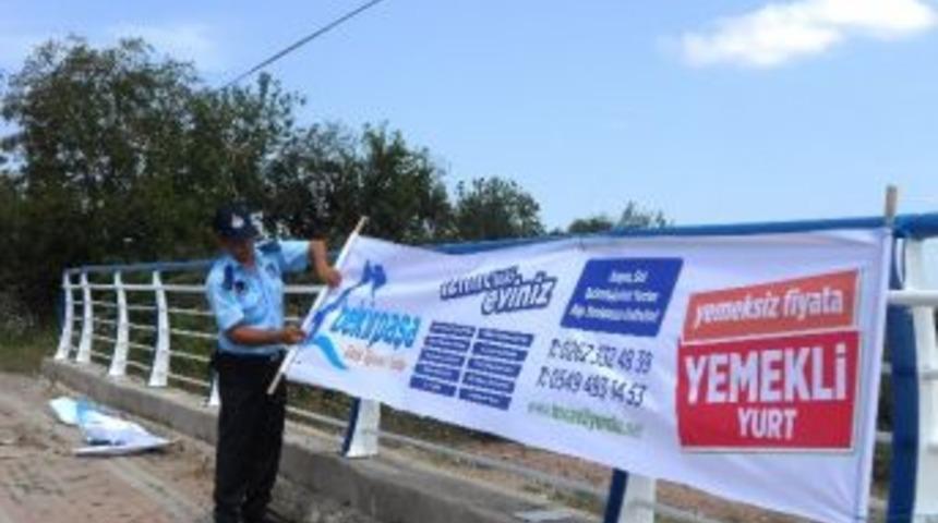 İzmit Belediyesi, Afiş Kirliliğine Ge&ccedil;it Vermiyor