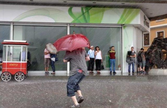 İstanbul'da Yağmur Etkili Oldu