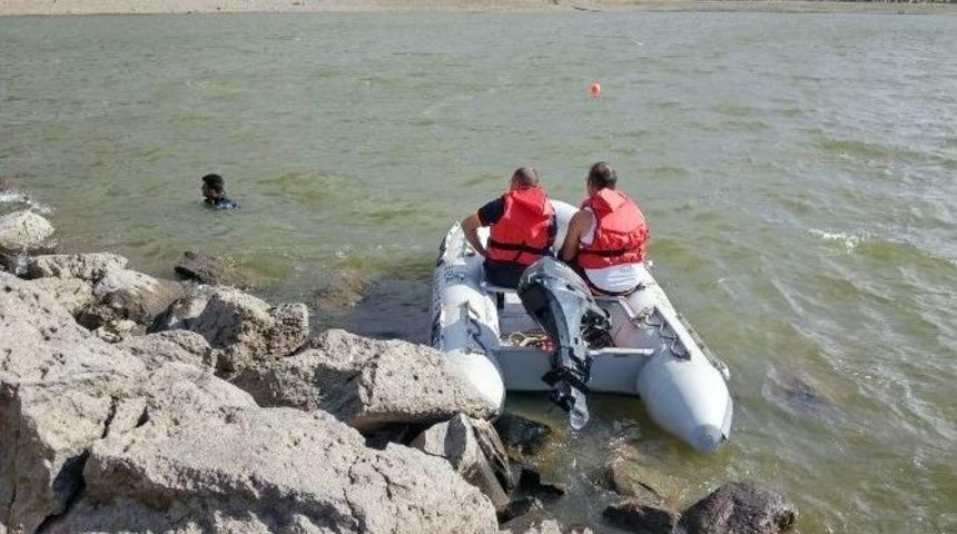 Serinlemek İ&ccedil;in G&ouml;lete Giren İki Kişi Boğuldu