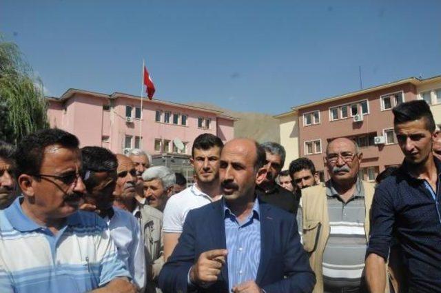 Hakkari Belediye Eş Başkanları Adliyeye Sevk Edildi (3) 2