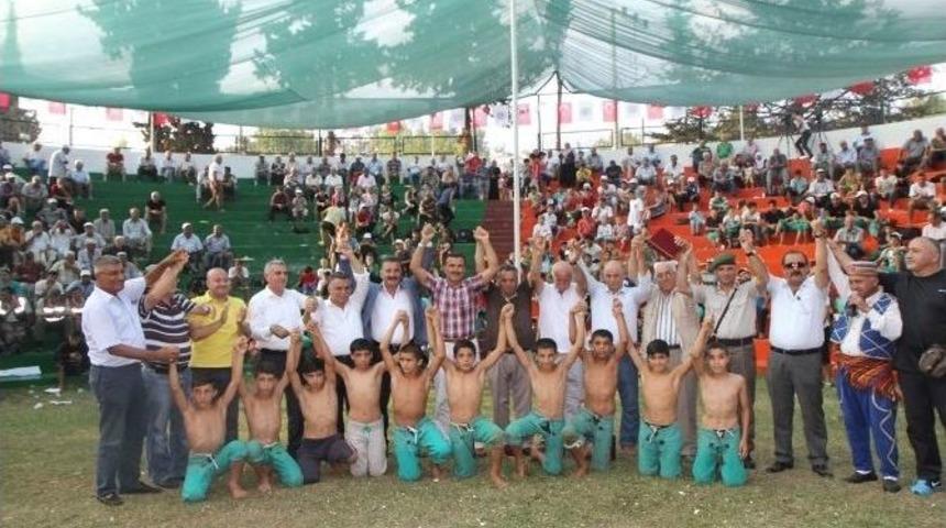 Toroslar&rsquo;da Başpehlivan İsmail Burhan Oldu