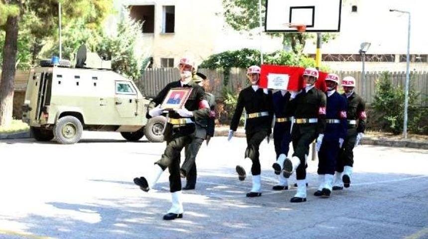 Diyarbakır'da 1 Asker Şehit, 3 Asker Yaralı (3)