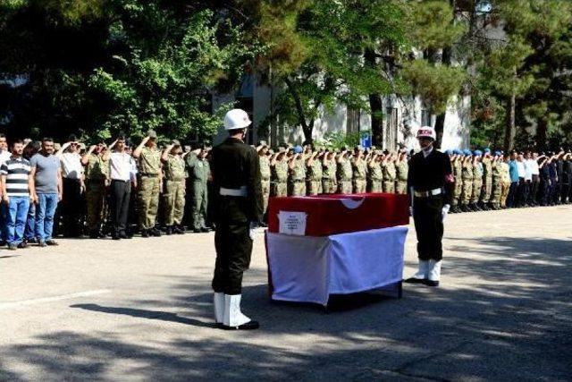 Diyarbakır'da 1 Asker Şehit, 3 Asker Yaralı (3)