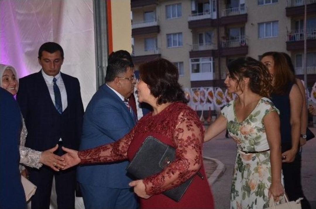 Kendi Oğlunun Nikahını Kıydı