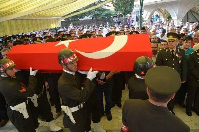 Kaza Kurbanı Olan Afyonkarahisarlı Astsubay Son Yolculuğuna Uğurlandı 2