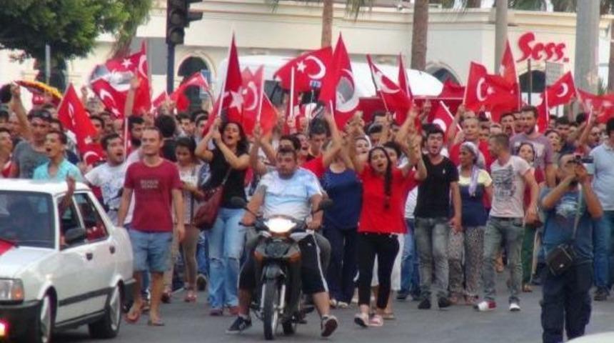 Mersin'de Ter&ouml;re Tepki Y&uuml;r&uuml;y&uuml;ş&uuml;
