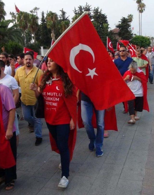 Mersin'de Teröre Tepki Yürüyüşü