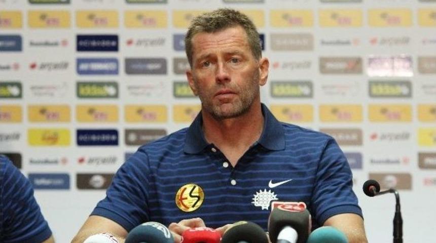 Es-es&rsquo;ten D&ouml;rt D&ouml;rtl&uuml;k Galibiyet