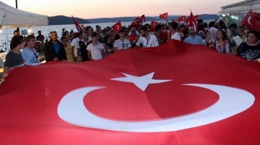 &Ccedil;anakkale Şehitler İ&ccedil;in Y&uuml;r&uuml;d&uuml;