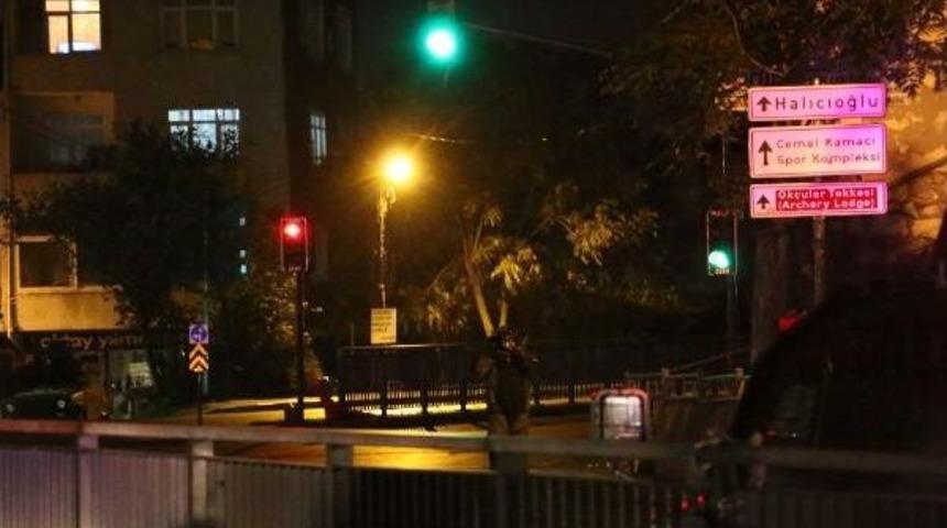 Okmeydanı'nda Piknik T&uuml;p&uuml;ne Bağlı Pankart Polisi Alarma Ge&ccedil;irdi