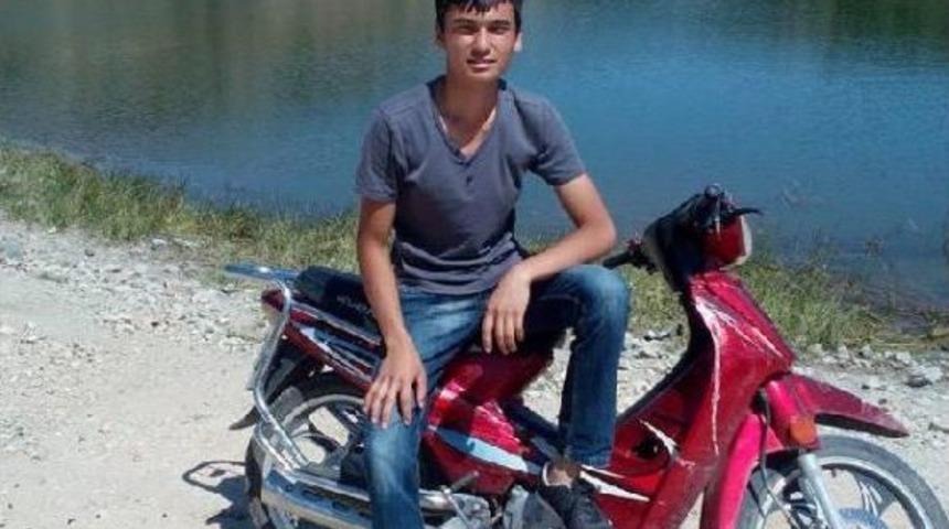 Uşak'ta Kaybolan Gen&ccedil;, G&ouml;lette Aranıyor