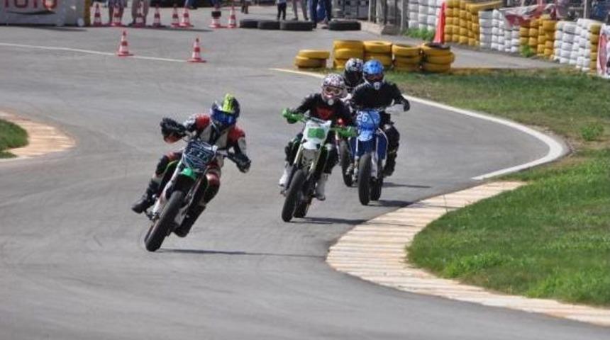 Uşak'ta S&uuml;permoto Heyecanı