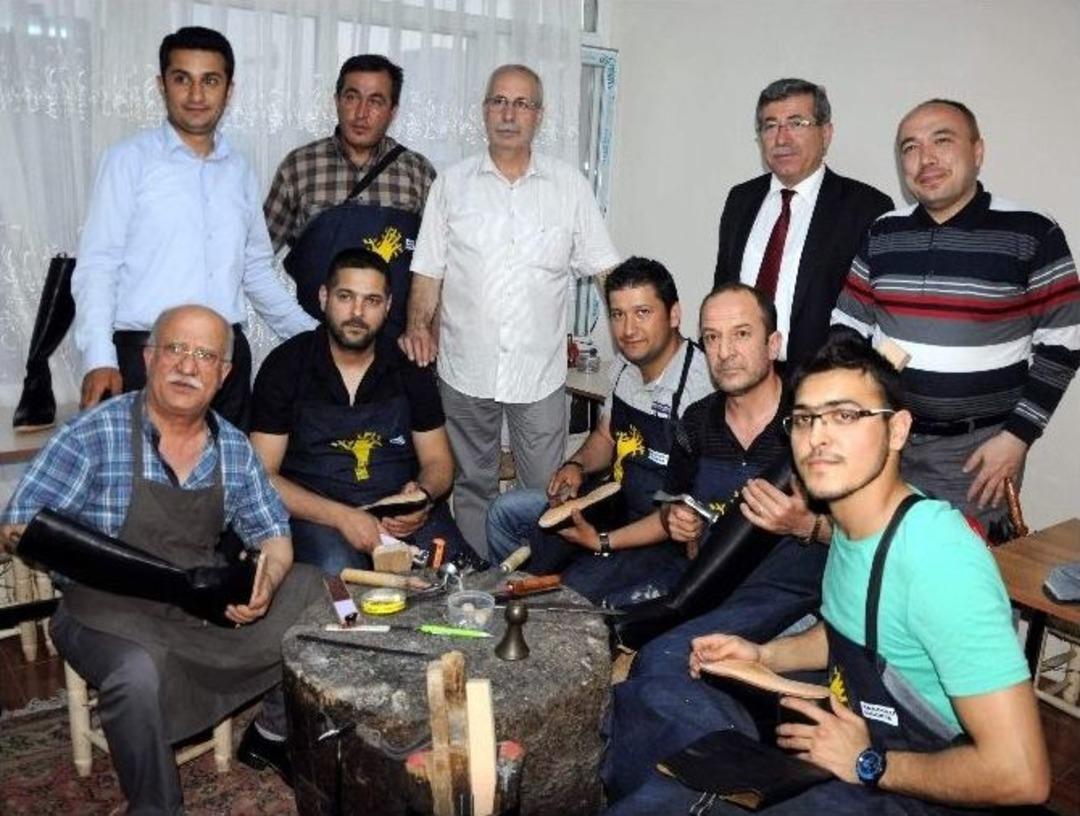 Aydın K&ouml;r&uuml;k&ccedil;&uuml; &Ccedil;izmesine Sahip &Ccedil;ıkıyor