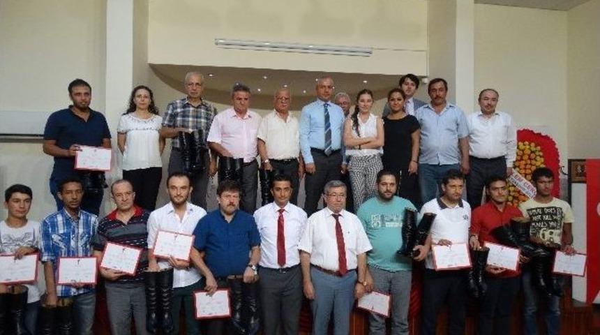 K&ouml;r&uuml;kl&uuml; &Ccedil;izme Yapmayı &Ouml;ğrenenler Sertifikalarını Aldı