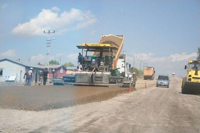 Kars-arapaçay Yolu’nda Yol Çalışmaları Devam Ediyor