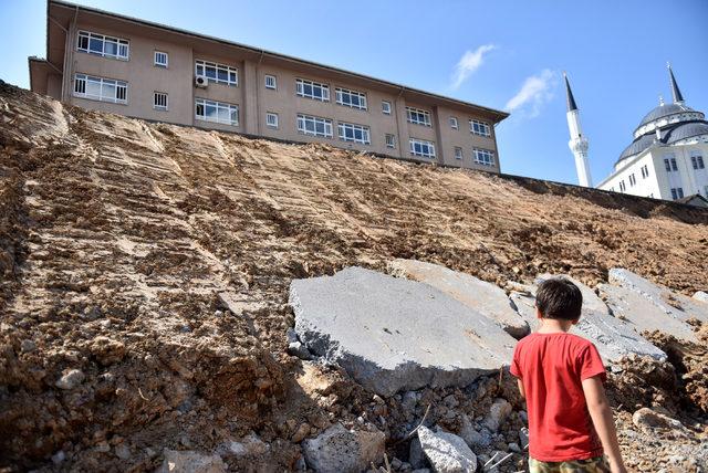 Sancaktepe'de duvarı çöken okuldaki son durum