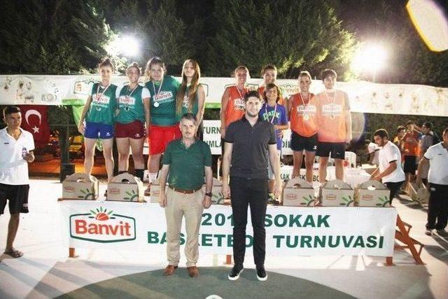 Erdek’te Sokak Basketbolu Turnuvası