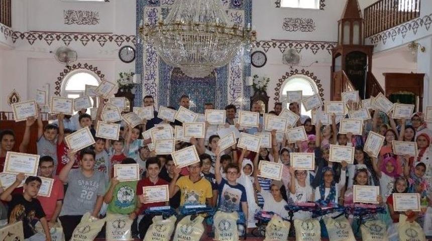 M&uuml;siad&rsquo;tan Kur&rsquo;an-ı Kerim &Ouml;ğrenen &Ccedil;ocuklara Hediye