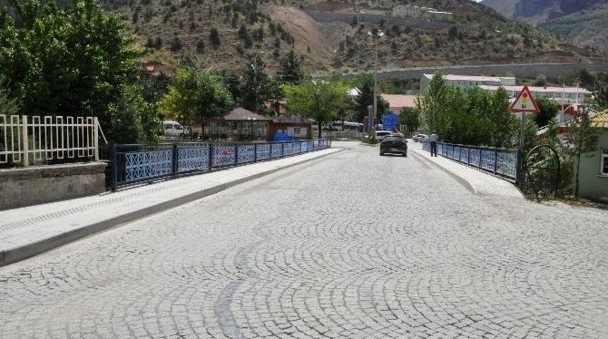 G&uuml;m&uuml;şhane Belediyesi K&ouml;pr&uuml; Ve Korkulukları Yeniliyor