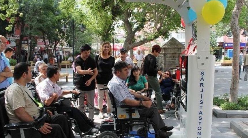 Niğde Belediyesi, Engeliler İ&ccedil;in Ara&ccedil; Şarj İstasyonu Kurdu