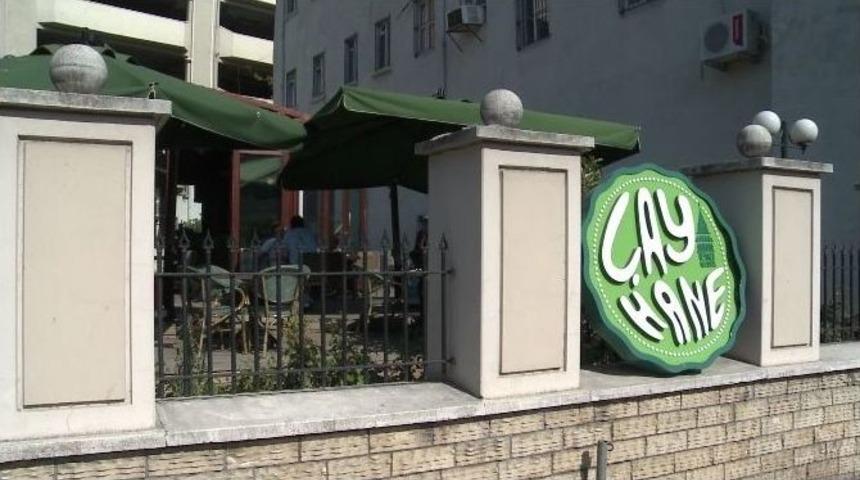 Beyoğlu&rsquo;nda &Ccedil;ocuklar K&uuml;t&uuml;phanede, Aileler &Ccedil;ayhanede Buluşuyor