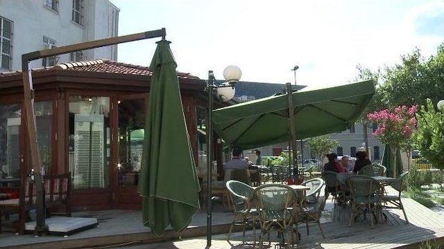 Beyoğlu’nda Çocuklar Kütüphanede, Aileler Çayhanede Buluşuyor 1
