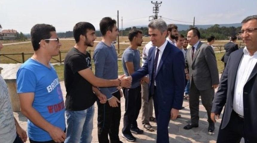 Bolu Valisi Aydın Baruş Ok Attı