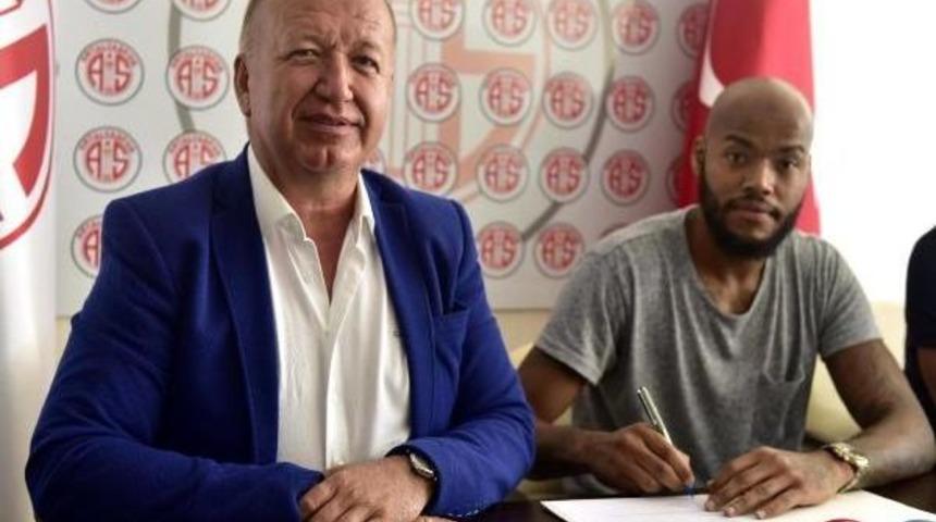 Antalyaspor'a Cezayirli Kaleciden Imza