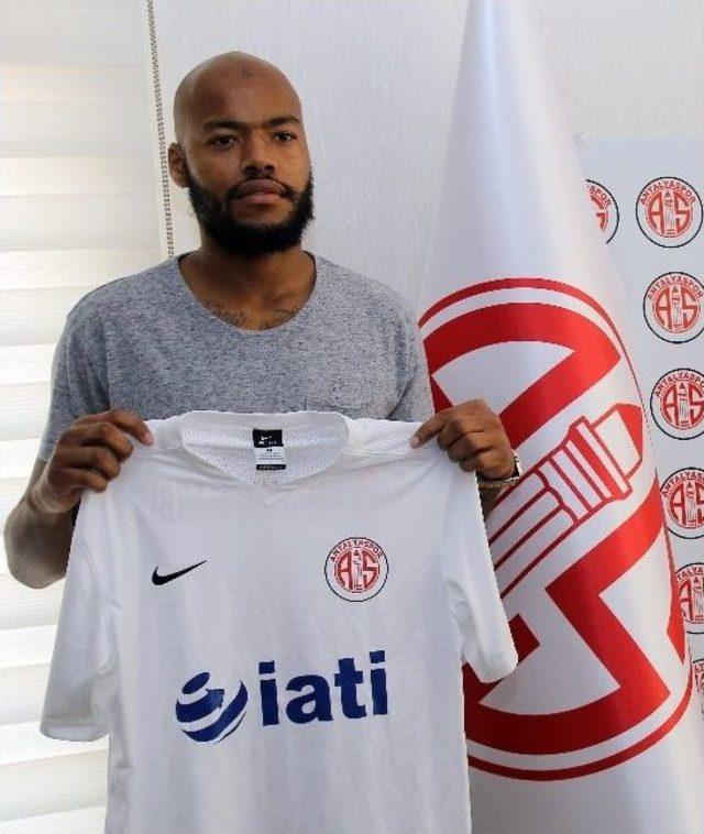 Antalyaspor Cezayirli Milli Kaleci M’bolhı İle Sözleşme İmzaladı