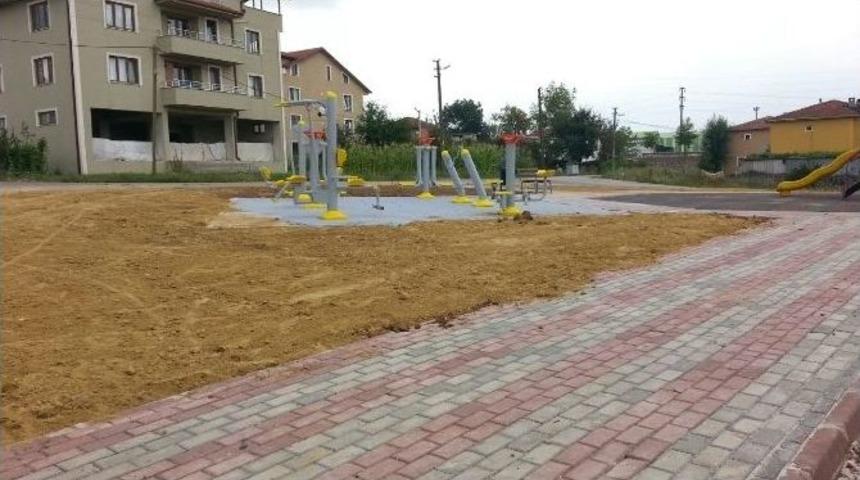 Kartepe&rsquo;de Parklarda Bakım Ve İyileştirme &Ccedil;alışmaları S&uuml;r&uuml;yor