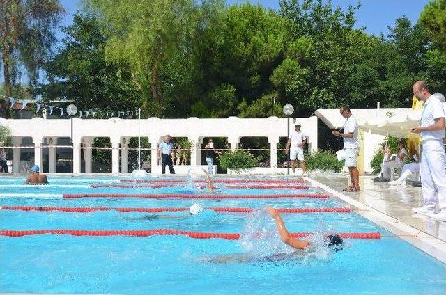 Kuşadası 11. Mehmet Gedik Yüzme Şampiyonası Sona Erdi