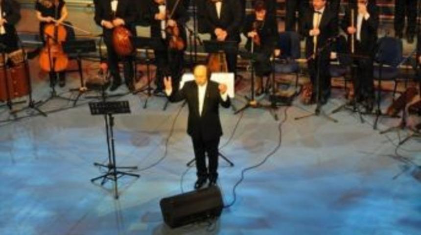 Hatipoğlu&rsquo;na Ne&uuml; Tarafından Fahri Doktora Unvanı Verilmişti