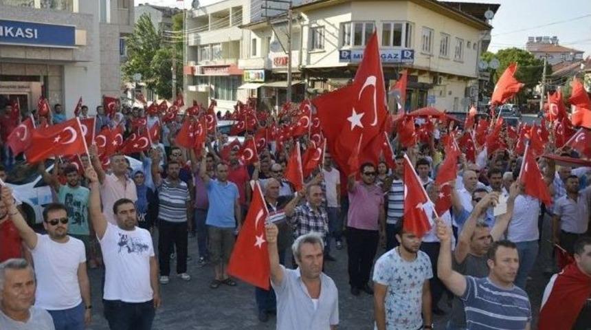 Sarayk&ouml;y&rsquo;de Ter&ouml;r&uuml; Protesto Y&uuml;r&uuml;y&uuml;ş&uuml;
