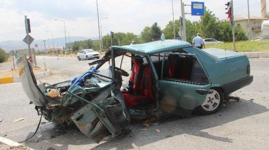 Elazığ&rsquo;da Trafik Kazası: 4 Yaralı