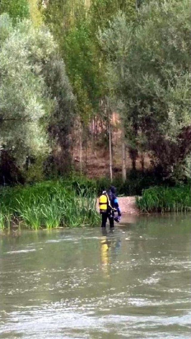 Tomarza’Da Irmağa Giren 17 Yaşındaki Genç Kayboldu