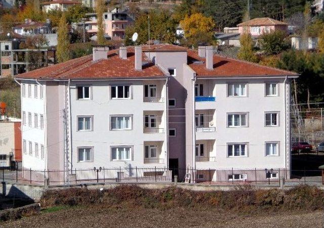 Polis Yeni Ve Modern Binalarda Hizmet Veriyor 1