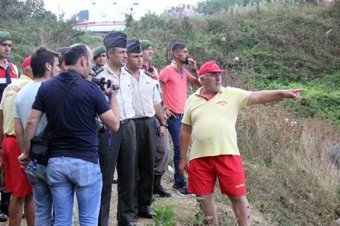 4 Kişilik Aileden Baba Boğuldu, Oğlu Kayıp