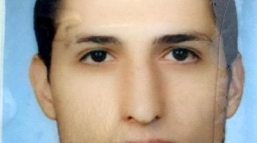 Boğulma Tehlikesi Ge&ccedil;iren 3 &Ccedil;ocuğunu Kurtarırken &Ouml;ld&uuml;, 1 Oğlu Kayıp