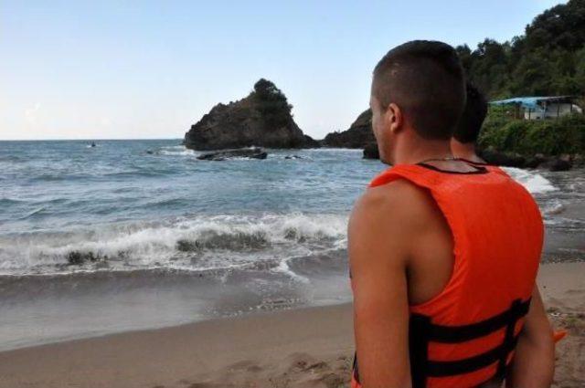 Boğulma Tehlikesi Ge&ccedil;iren 3 &Ccedil;ocuğunu Kurtarırken &Ouml;ld&uuml;, 1 Oğlu Kayıp 1