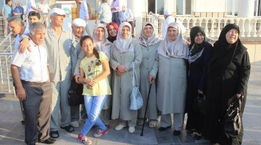 Kayseri&rsquo;de 284 Kişi Hacca Uğurlandı