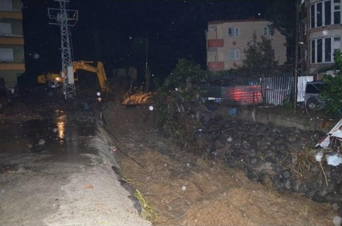 Vali Cirit Hopa&rsquo;da İncelemelerde Bulundu.
