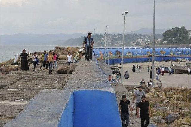 Yağmur, Fındık İşçilerine Bir Gün Tatil Yaptırdı