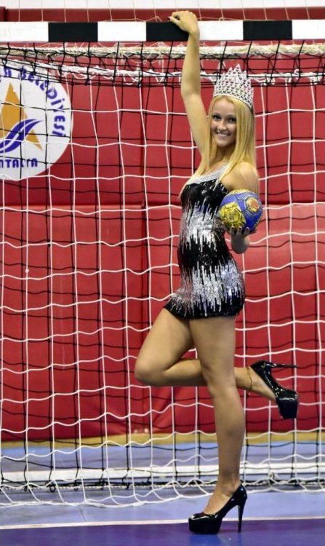 Hentbolcu G&uuml;zelin Hedefi Modellik 3