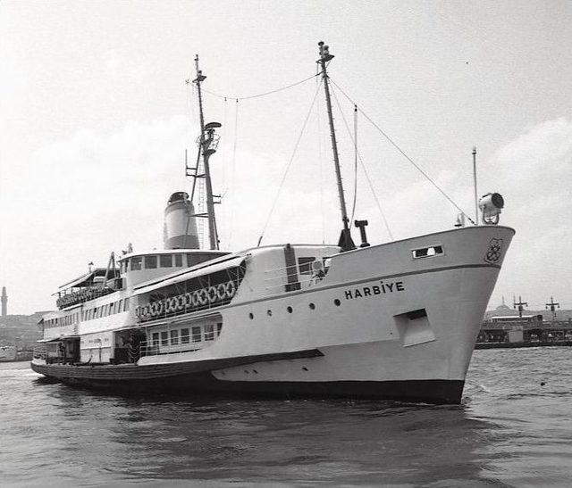 İstanbul’un Nostaljik 100 Ulaşım Aracı Bu Kitapta Toplandı