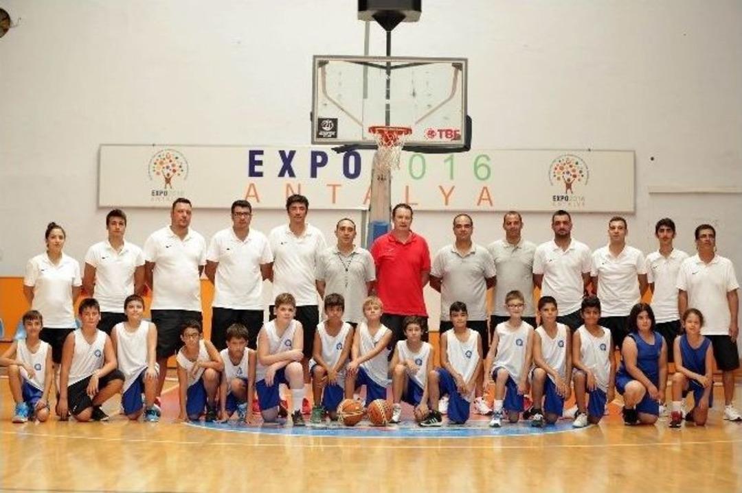 B&uuml;y&uuml;kşehir Belediyesi Geleceğim Basketbolcularını Yetiştiriyor