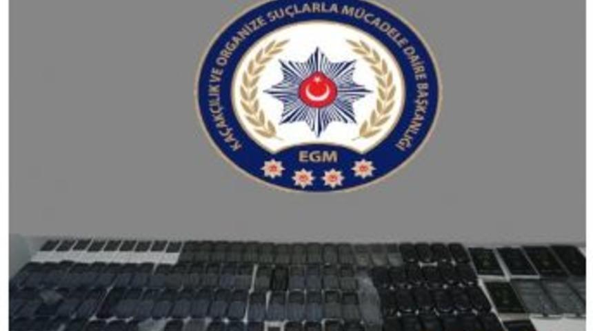 Malatya&rsquo;da Ka&ccedil;ak Telefon Ve Sigara Ele Ge&ccedil;irildi