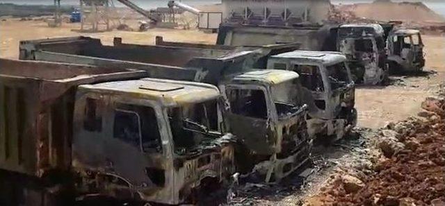 Pkk&rsquo;lılar Şantiye Basıp 12 İş Makinesini Ateşe Verdi 1
